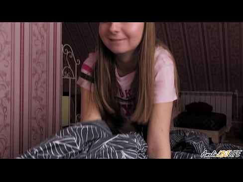 ❤️ Blondie suckelt hir BFF's déif a kritt Cum an hirem Mond ❌ Russesch Porno bei eis ﹏